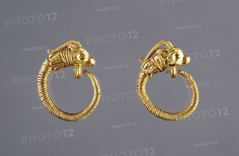 Hoop Earrings with Antelope Head Finials; Alexandria, Egypt; 220 - 100 B.C; Gold; 2.2 cm, 7,8 in
