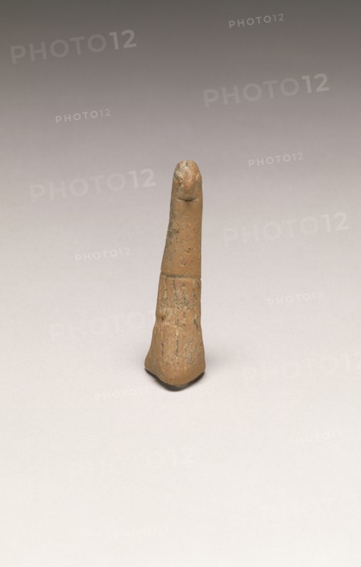 Abstract Standing Figure; Thessaly?, Greece; 6th - 5th millennium B.C; Terracotta; 5.9 x 1.8 x 2.4 cm, 2 5,16 x 11,16 x 15,16 in