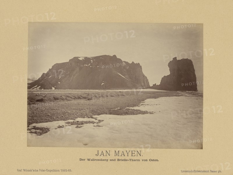 Jan Mayen, Der Wallrossberg und Brielle-Thurm von Osten;, Linienschiffs-Lieutenant, Richard Basso, German ?, active 1882  1883