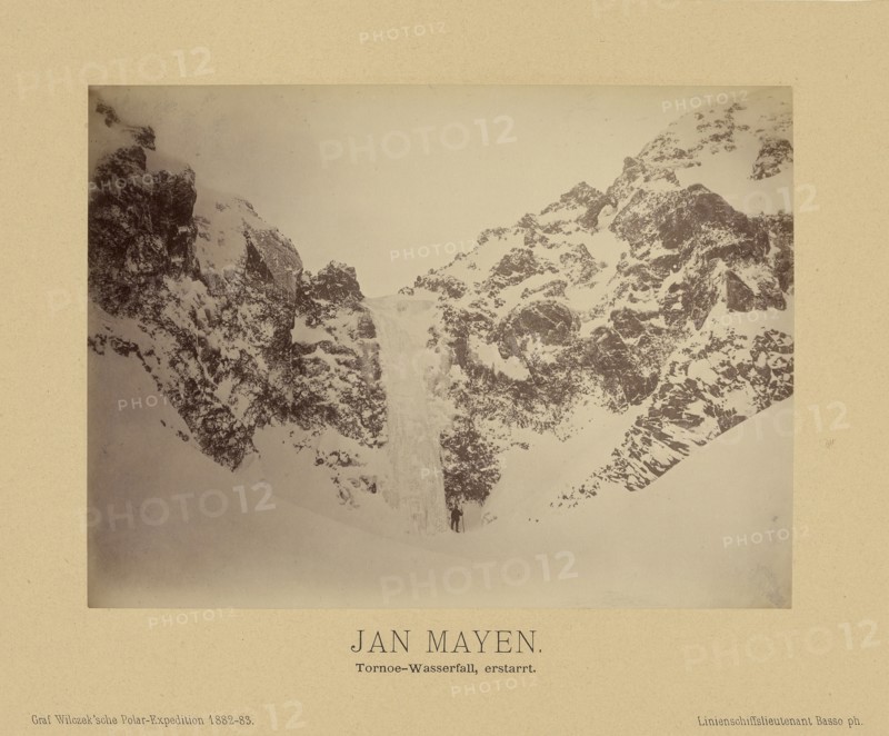 Jan Mayen, Tornoe-Wasserfall, erstarrt;, Linienschiffs-Lieutenant, Richard Basso, German ?, active 1882 - 1883, Jan Mayen