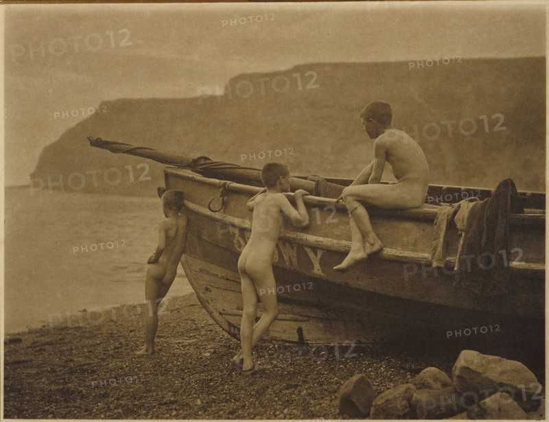 Natives; Frank Meadow Sutcliffe, British, 1853 - 1941, 1895; Carbon print; 22.5 x 29.4 cm, 8 7,8 x 11 9,16 in