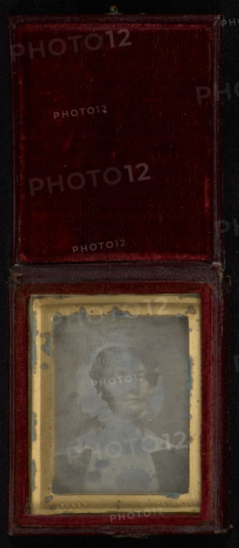 Portrait of an older woman wearing a bonnet; Richard Beard, English 1801 - 1885, about 1842; Daguerreotype