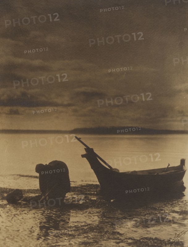 The Clam Digger; Edward S. Curtis, American, 1868 - 1952, 1898 - 1900; Gelatin silver print; 39.2 x 29.8 cm