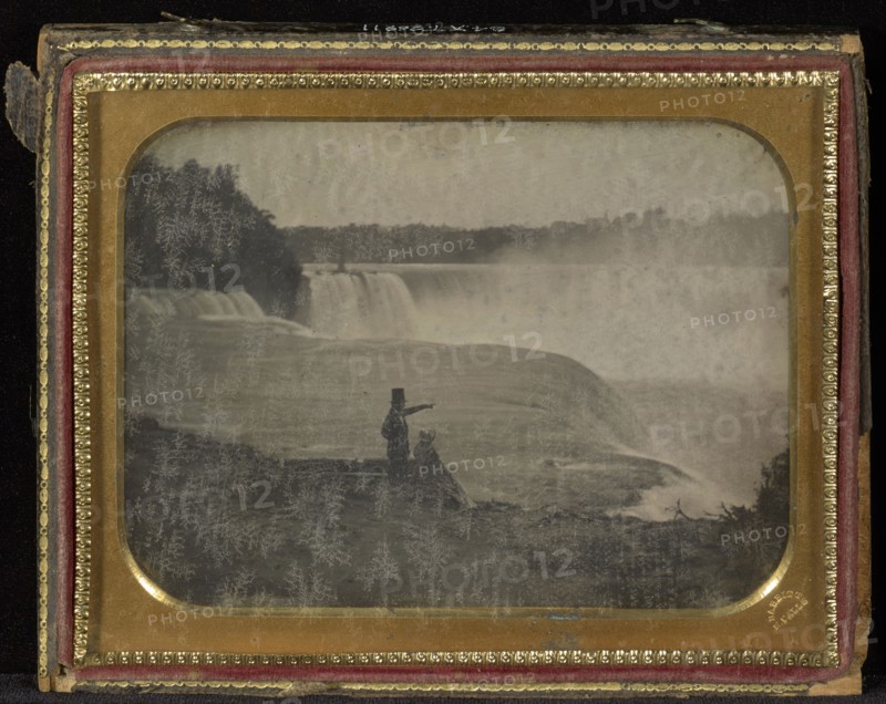 Niagara Falls with couple in foreground; Platt D. Babbitt, American, 1823 - 1879, about 1855; Daguerreotype