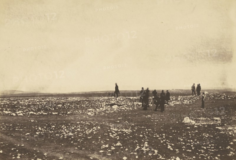 Officers on the lookout at Cathcarts Hill; Roger Fenton, English, 1819 - 1869, 1855; Salted paper print; 23.2 x 80 cm