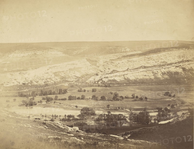 Valley of Inkermann III; Roger Fenton, English, 1819 - 1869, 1855; Salted paper print; 19.4 x 25.2 cm, 7 5,8 x 9 15,16 in