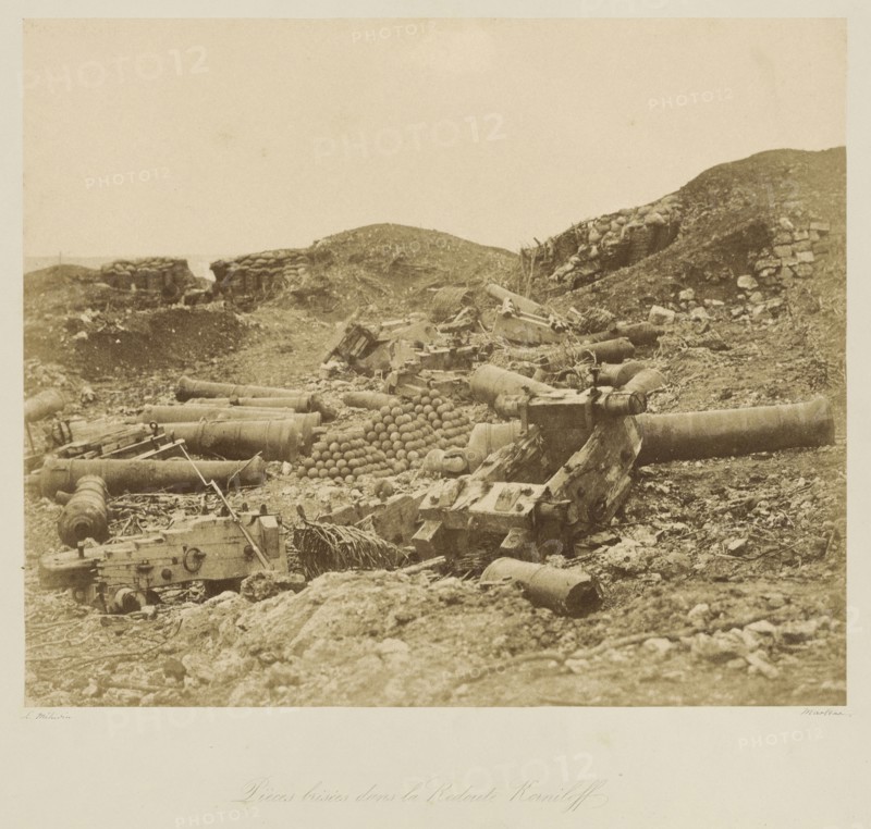Broken Cannons in Korniloff Redoubt, Pieces brisees dans le Redoute Korniloff, Léon-Eugène Méhédin, French, 1828 - 1905, 1855