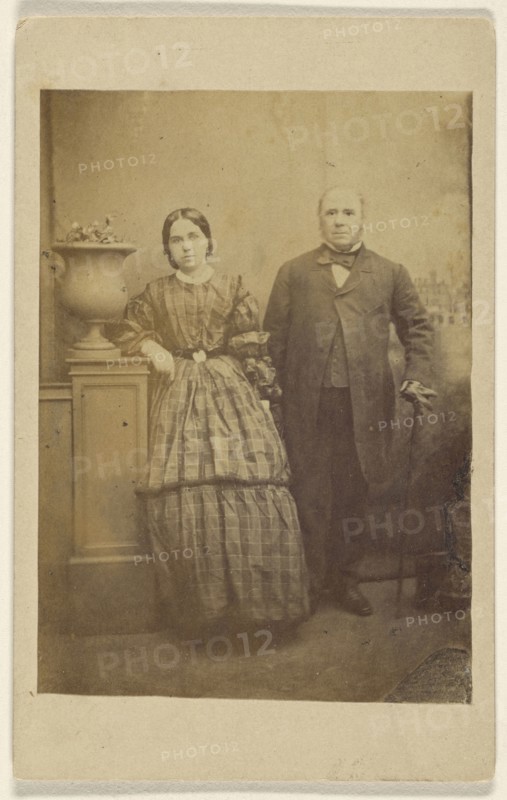Mrs. Mackay's mother & father; Ross & Thomson, Scottish, active about 1850s, 1860s; Albumen silver print