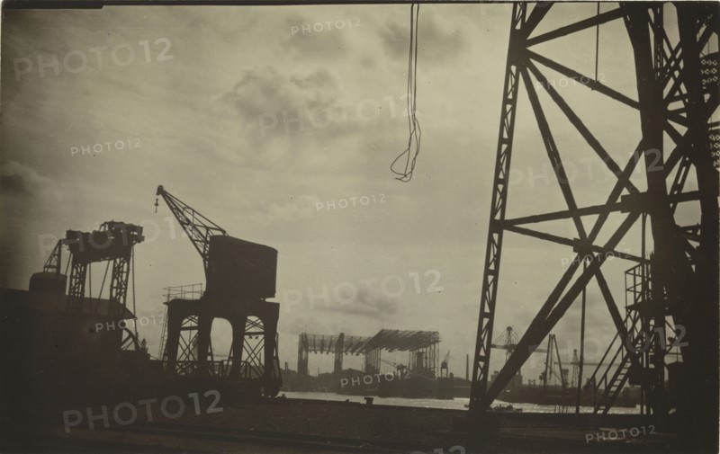 Hamburg Docks; El Lazar Lissitzky, Russian, 1890 - 1941, Hamburg, Germany; 1926; Gelatin silver print; 8.8 x 13.9 cm