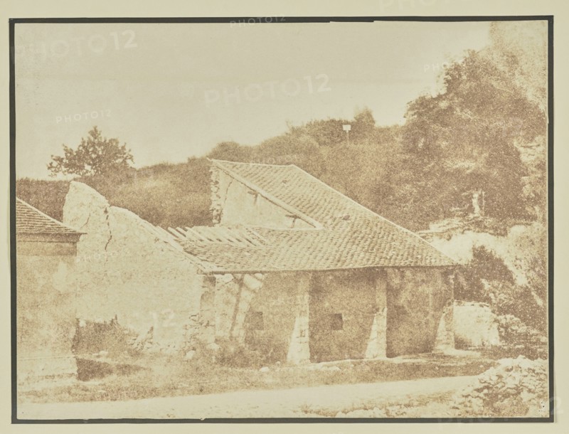 Country house in ruins; Hippolyte Bayard, French, 1801 - 1887, about 1840–1849; Salted paper print; 16.4 × 21.7 cm