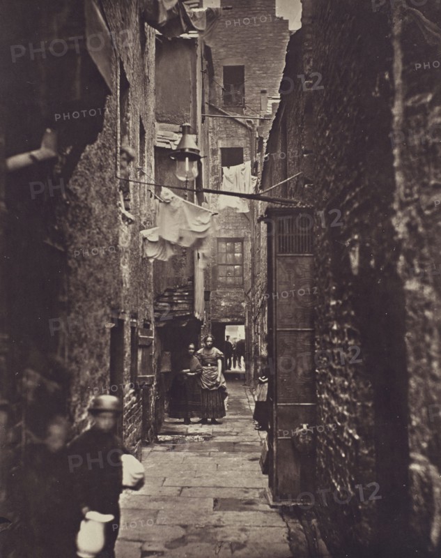 Close, No. 37 High Street; Thomas Annan, Scottish,1829 - 1887, Glasgow, Scotland; negative 1868 - 1871; print 1877; Carbon
