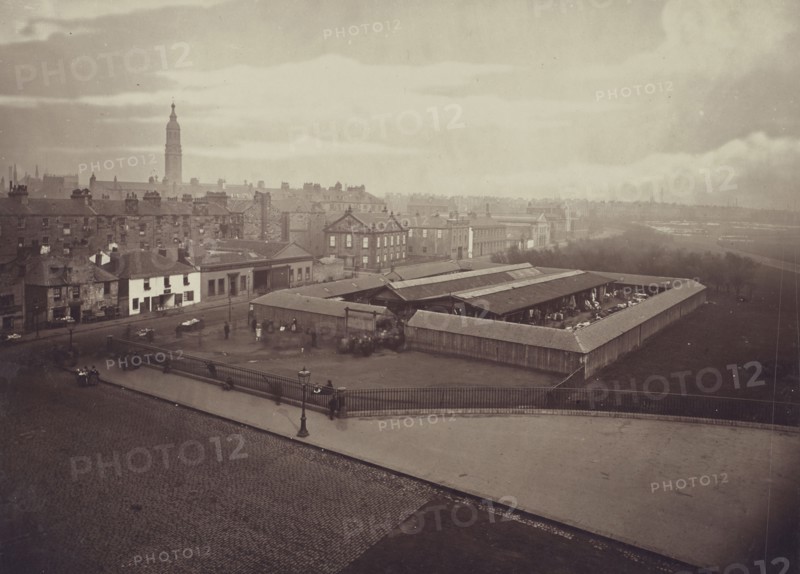Clothes Market, foot of Saltmarket; Thomas Annan, Scottish,1829 - 1887, Glasgow, Scotland; 1868 - 1877; Carbon print; 22.5 × 31