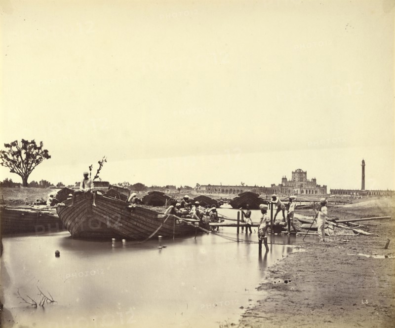 Bridge of Boats Over the Gomti River; Felice Beato, 1832 - 1909, Henry Hering, 1814 - 1893