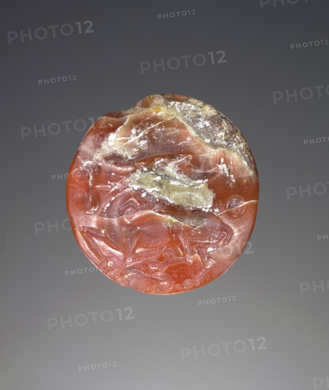 Lentoid engraved seal; Crete, Greece; about 1400 B.C. - 1300 B.C; Jasper; 1.8 × 0.8 cm, 11,16 × 5,16 in