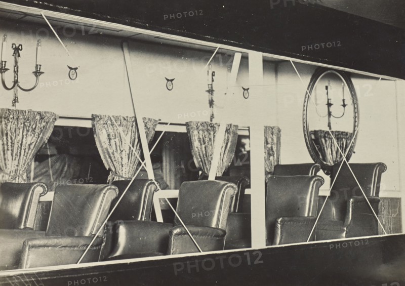 Blimp's gondola; Fédèle Azari, Italian, 1895 - 1930, Italy; 1914 - 1929; Gelatin silver print; 11.3 x 16 cm, 4 7,16 x 6 5,16 in