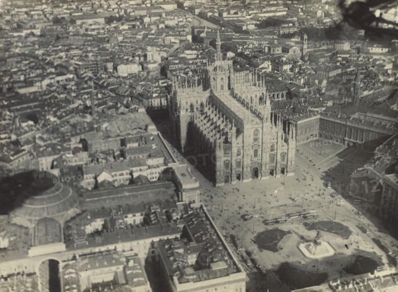 Milan Duomo; Fédèle Azari, Italian, 1895 - 1930, Italy; 1914 - 1929; Gelatin silver print; 17.4 x 23.5 cm, 6 7,8 x 9 1,4 in