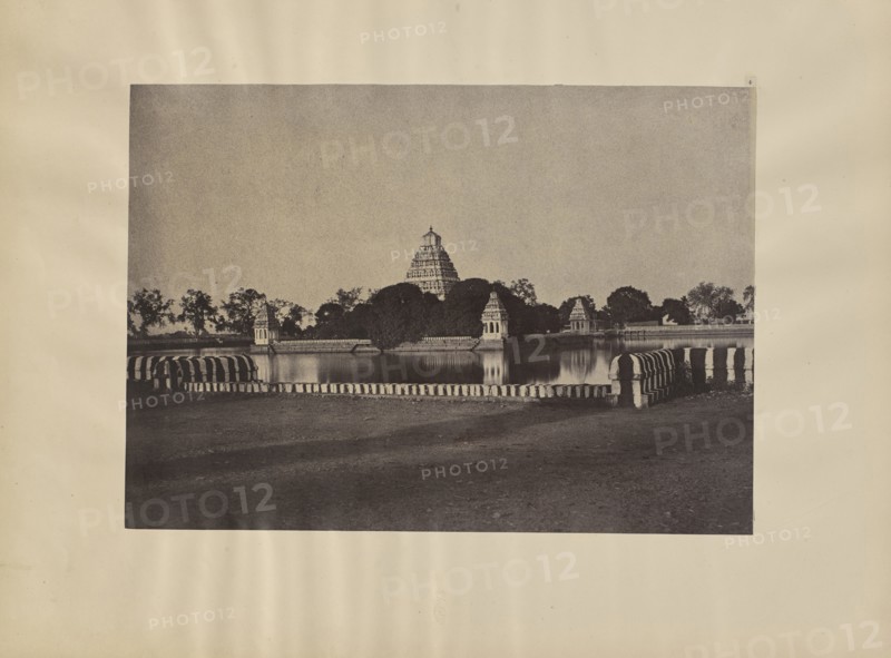 Madura. Teppacolum; Capt. Linnaeus Tripe, English, 1822 - 1902, Madura, India; 1858; Albumen silver print from a waxed paper
