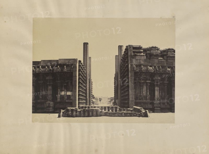 Madura. West Front of the Roya Gopurum; Capt. Linnaeus Tripe, English, 1822 - 1902, Madura, India; 1858; Salted paper print