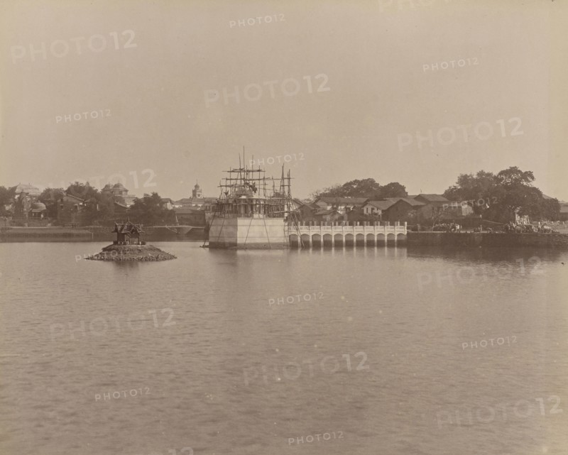 Chatri in Gangaajellia Tank; India; 1886 - 1889; Albumen silver print