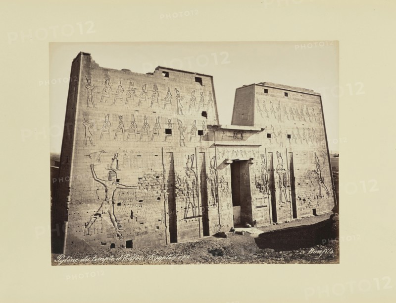 Pylône du temple d'Edfou, égypte, Félix Bonfils, French, 1831 - 1885, 1870s; Albumen silver print