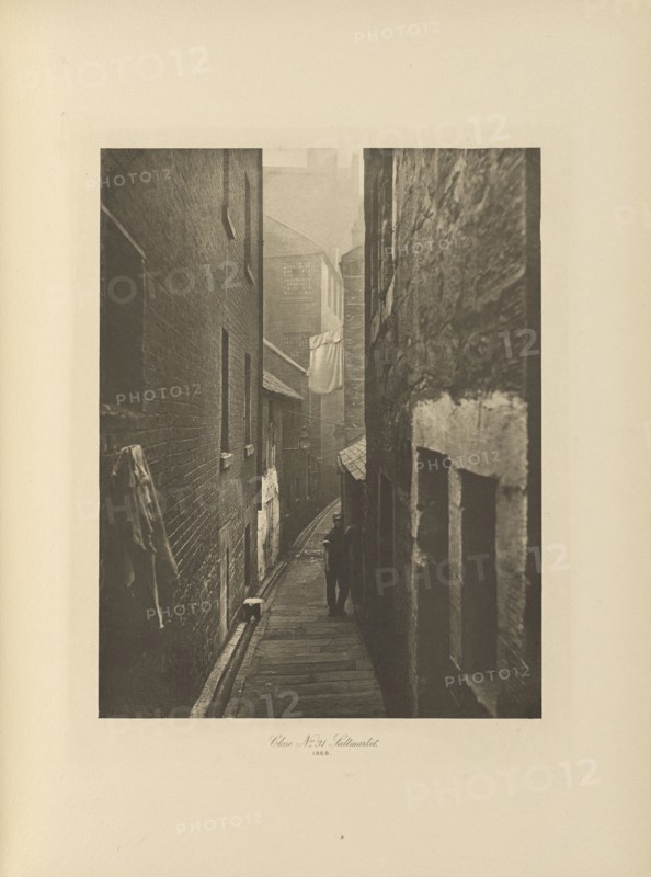 Close No. 31 Saltmarket; Thomas Annan, Scottish,1829 - 1887, Glasgow, Scotland; negative 1868, print 1900; Photogravure