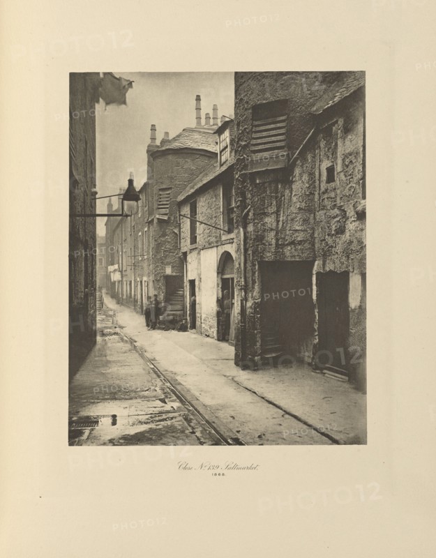 Close No. 139 Saltmarket; Thomas Annan, Scottish,1829 - 1887, Glasgow, Scotland; negative 1868; print 1900; Photogravure