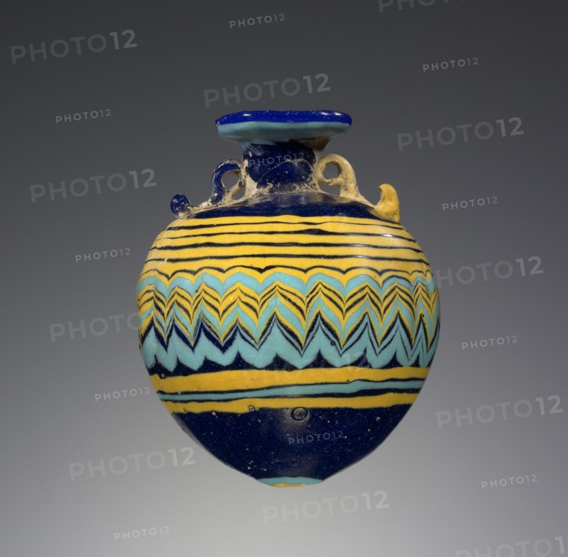 Aryballos; Greece; 6th - 4th century B.C; Glass; 7.2 cm, 2 13,16 in