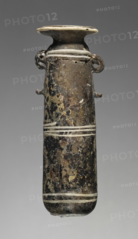Alabastron; Workshop in the Eastern Mediterranean, Eastern Mediterranean; 6th - 4th century B.C; Glass; 9.4 cm