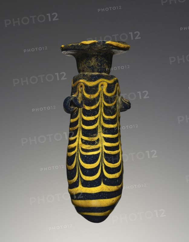 Alabastron; Workshop in the Mediterranean, perhaps Italy; 4th - 1st century B.C; Glass; 5.5 cm, 2 3,16 in
