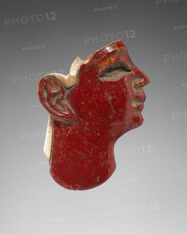 Head Inlay; Egypt; 1540 - 1075 B.C; Glass; 3 cm, 1 3,16 in