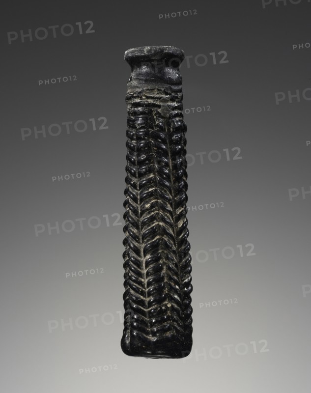 Balsamarium; Sarre Pole Sahab, perhaps, Azerbaijan; perhaps mid-1st millennium B.C; Glass; 6.8 × 1.6 cm, 2 11,16 × 5,8 in