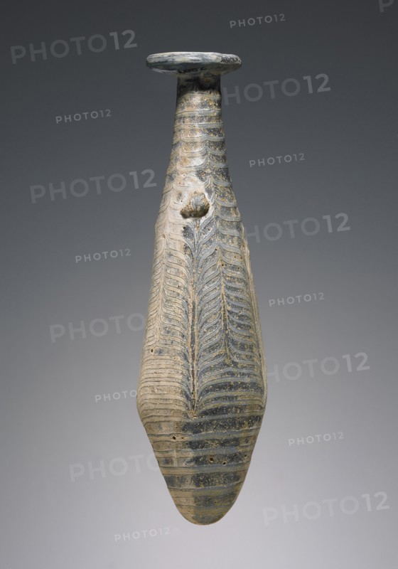 Alabastron; Eastern Mediterranean; 2nd - 1st century B.C; Glass; 12.5 cm, 4 15,16 in