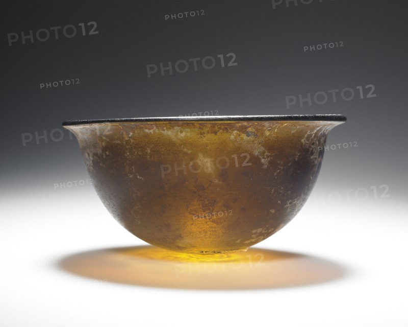 Bowl; Eastern Mediterranean; 2nd - 1st century B.C; Glass; 4.8 x 10.2 cm, 1 7,8 x 4 in