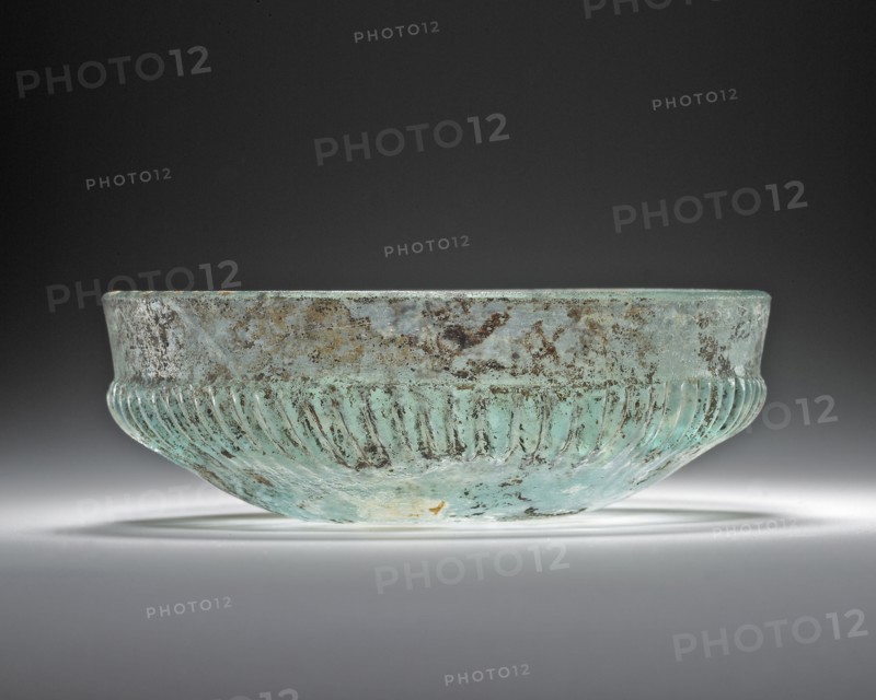 Ribbed Bowl; Eastern Mediterranean or Italy; 1st century B.C; Glass; 4.1 x 12.3 cm, 1 5,8 x 4 13,16 in