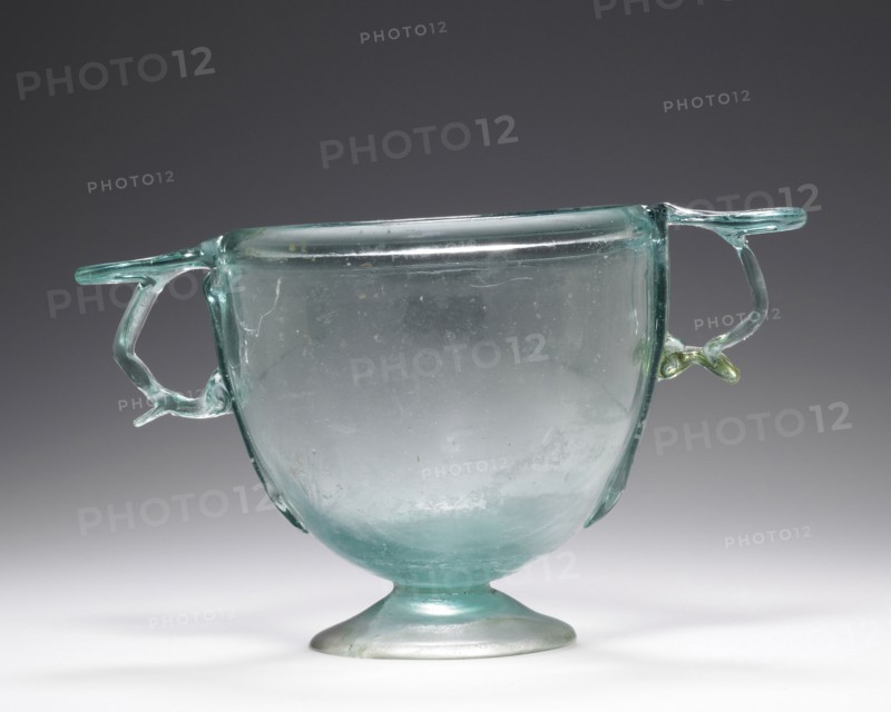 Skyphos; Eastern Mediterranean; 1st century; Glass; 8.3 x 8.5 cm, 3 1,4 x 3 3,8 in
