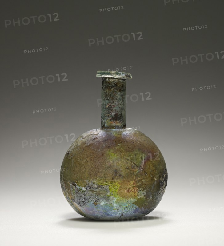 Ointment Flask; Eastern Mediterranean; 1st century; Glass; 8 x 5.7 cm, 3 1,8 x 2 1,4 in