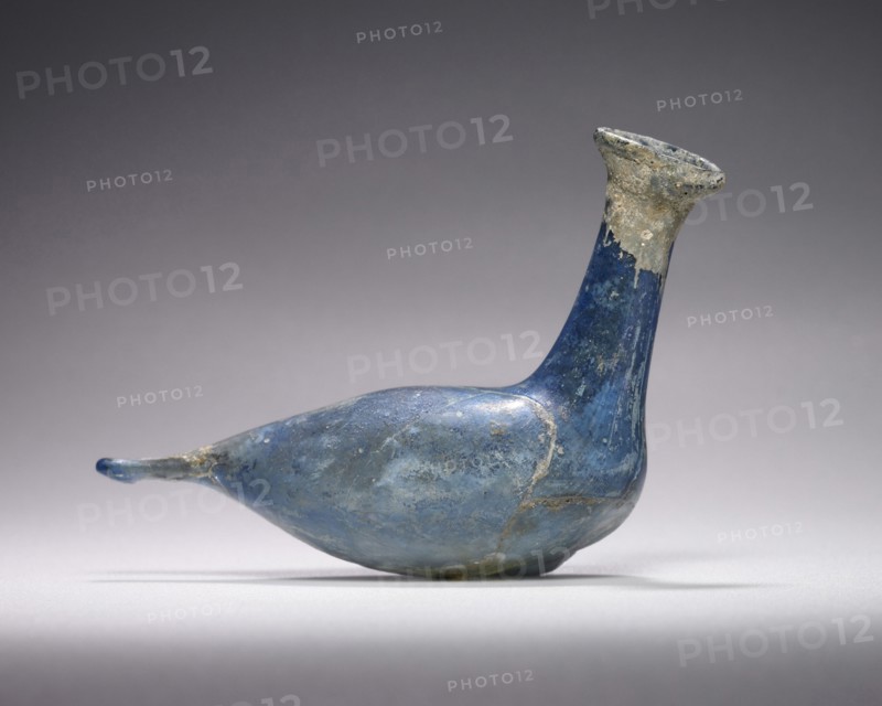 Bird - shaped Flask; Eastern Mediterranean; 1st - 2nd century; Glass; 8.5 x 3.8 cm, 3 3,8 x 1 1,2 in