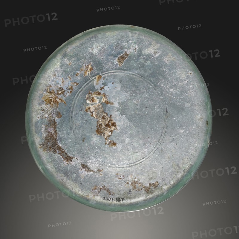 Plate; Eastern Mediterranean; 2nd - 3rd century; Glass; 1.7 x 14.7 cm, 11,16 x 5 13,16 in