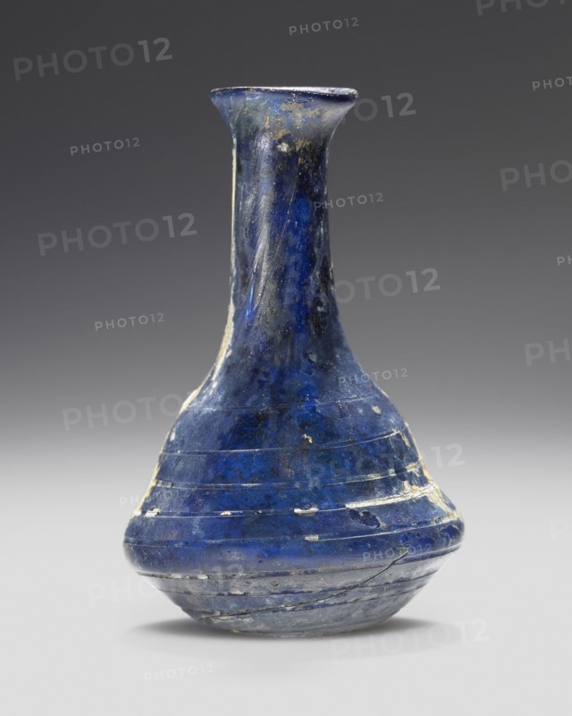 Ointment Flask; Roman Empire; 1st century; Glass; 7 x 4.5 cm, 2 3,4 x 1 3,4 in