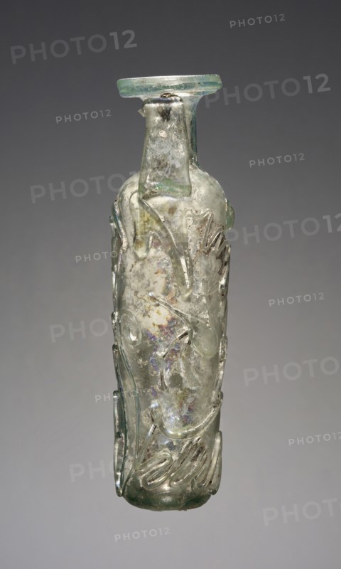 Alabastron; Roman Empire; 3rd - 4th century; Glass; 11 x 3.8 cm, 4 5,16 x 1 1,2 in