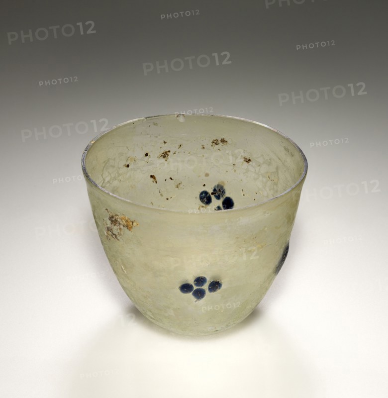 Conical Lamp; Eastern Mediterranean; 4th - 5th century; Glass; 7 x 10 cm, 2 3,4 x 3 15,16 in