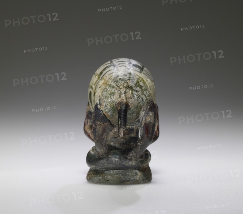 Statuette of an Ape; Eastern Mediterranean; 8th - 11th century; Glass; 8.6 x 5.4 cm, 3 3,8 x 2 1,8 in