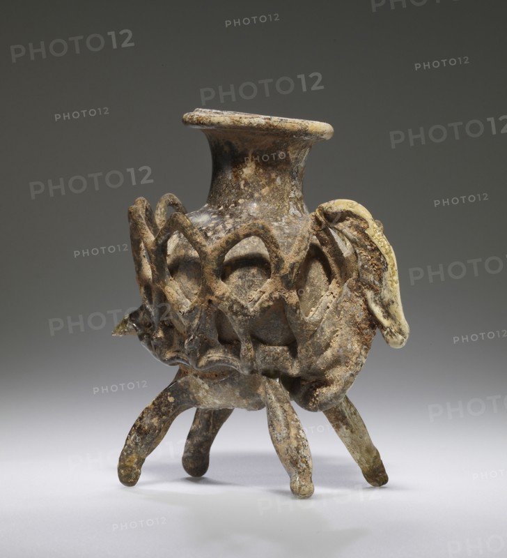 Flask atop a Donkey; Eastern Mediterranean; 6th - 8th century; Glass; 10 x 11 cm, 3 15,16 x 4 5,16 in