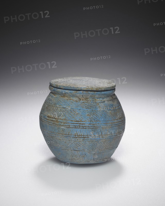 Bowl; perhaps Azerbaijan; 1st millennium B.C; Glass; 5.8 cm, 2 5,16 in