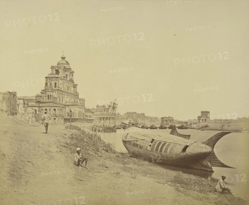 The Chattar Manzil Palace and the Royal Boat of Oude; Felice Beato, 1832 - 1909, Lucknow, Uttar Pradesh