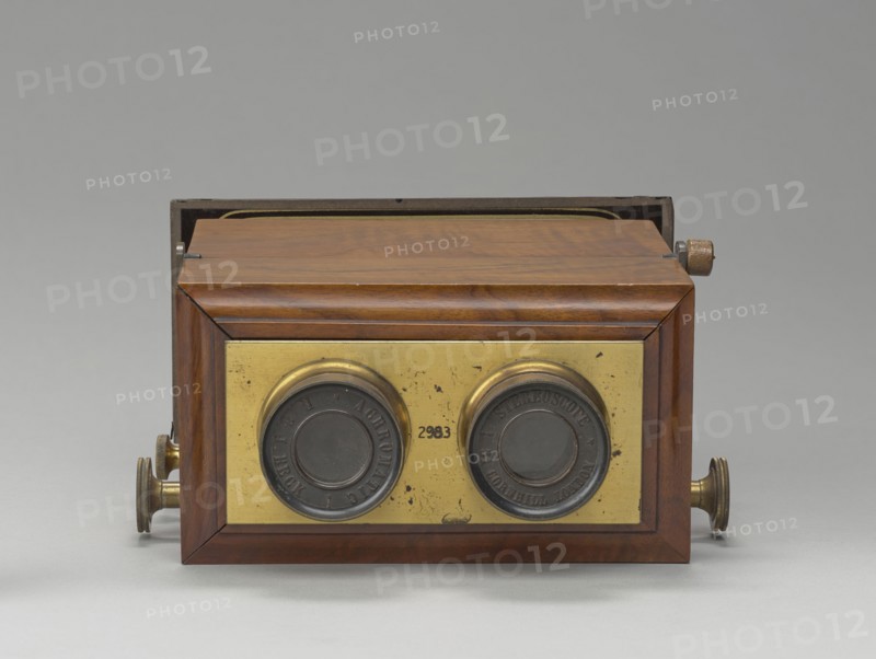 Stereoscope, reversible in box, R. & J. Beck, British, 1865 - 1891, French; London, England; after 1865; Wood, brass, glass