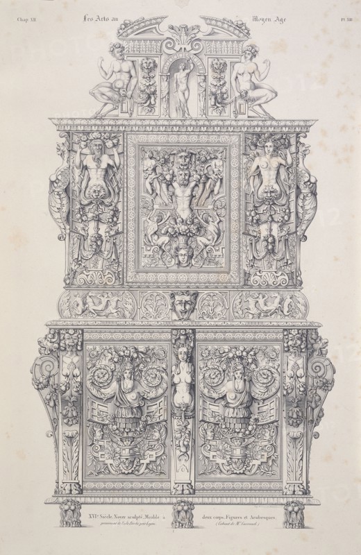 XVIe. siècle: noyer sculpté, meuble à deux corps, figures et arabesques, Les arts au Moyen Age: en ce qui concerne