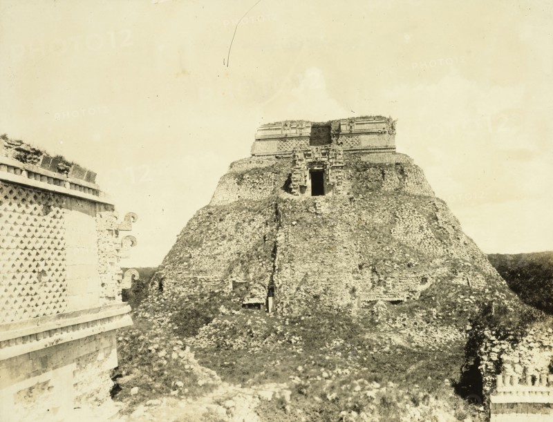 Tone de Adivino, Uxmal, Views of Aztec, Maya, and Zapotec ruins in Mexico, Charnay, Désiré, 1828-1915, Gelatin developing