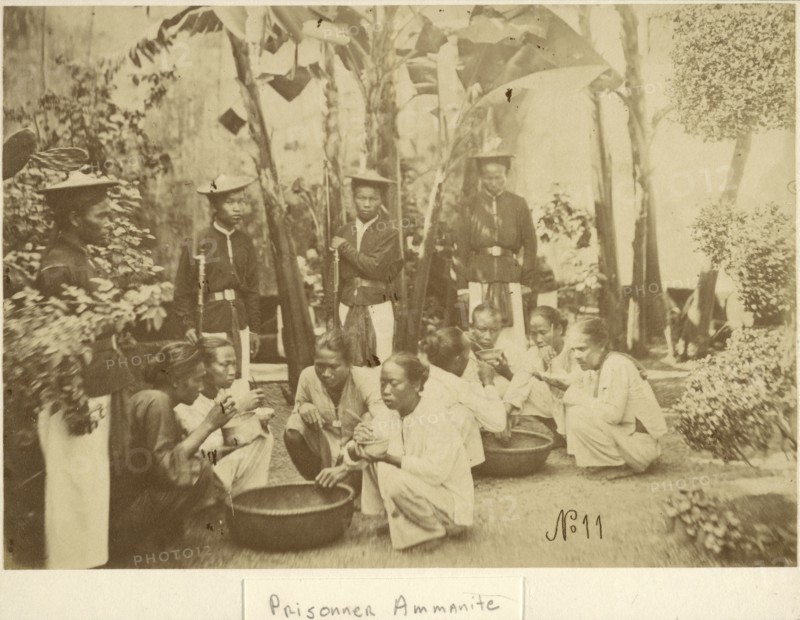 Prisonner ammanite, Views of French Indochina, Gsell, Emile, 1838-1879, Albumen, between 1866 and 1879, Shows a group
