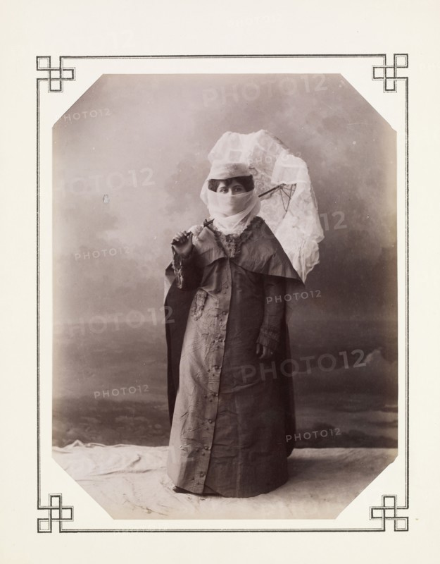 Veiled Turkish woman, photographs of the Ottoman Empire and the Republic of Turkey, Souvenir
